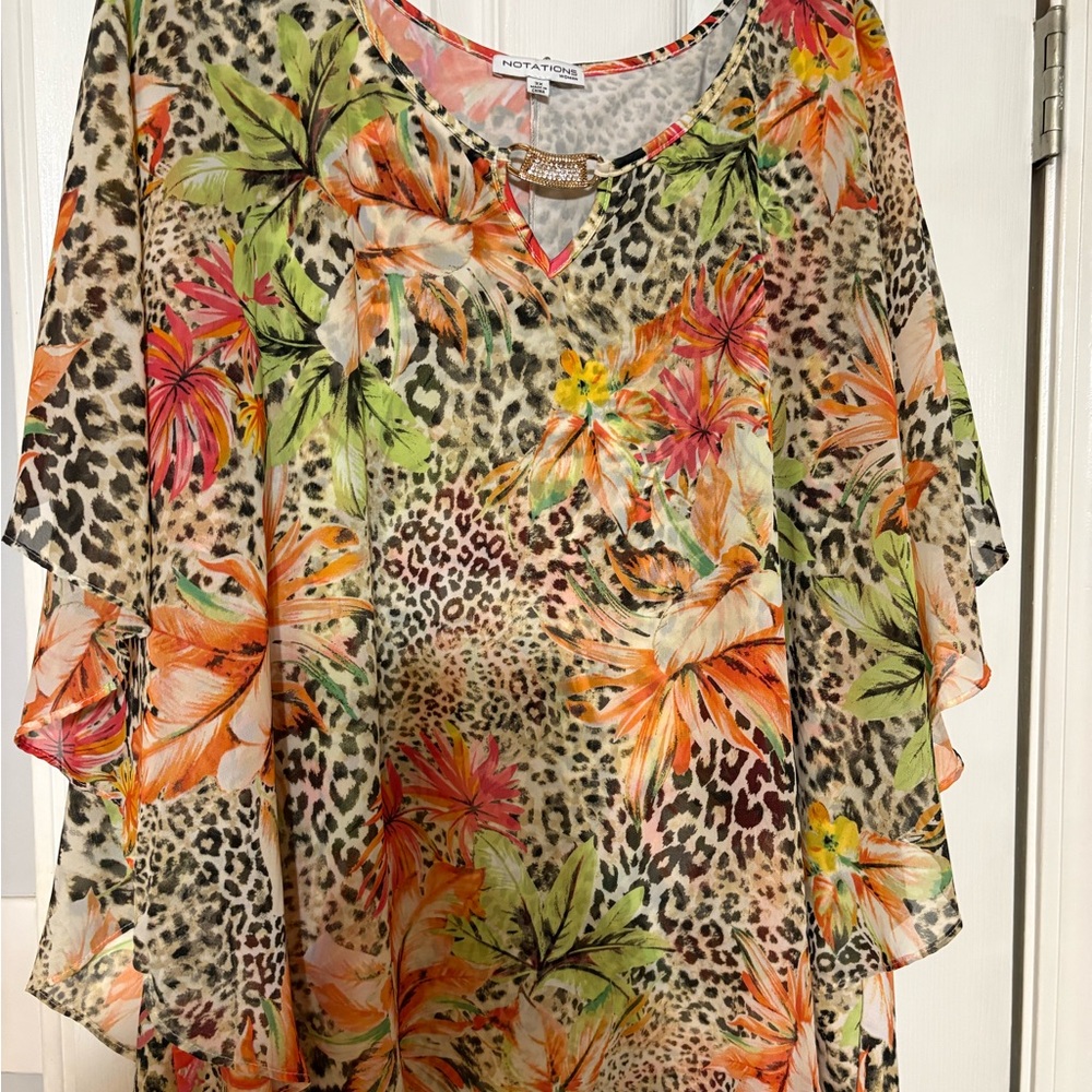 3X Notations Floral Leopard Print Women's Top
Ptp inside 28” Length 25-30”
